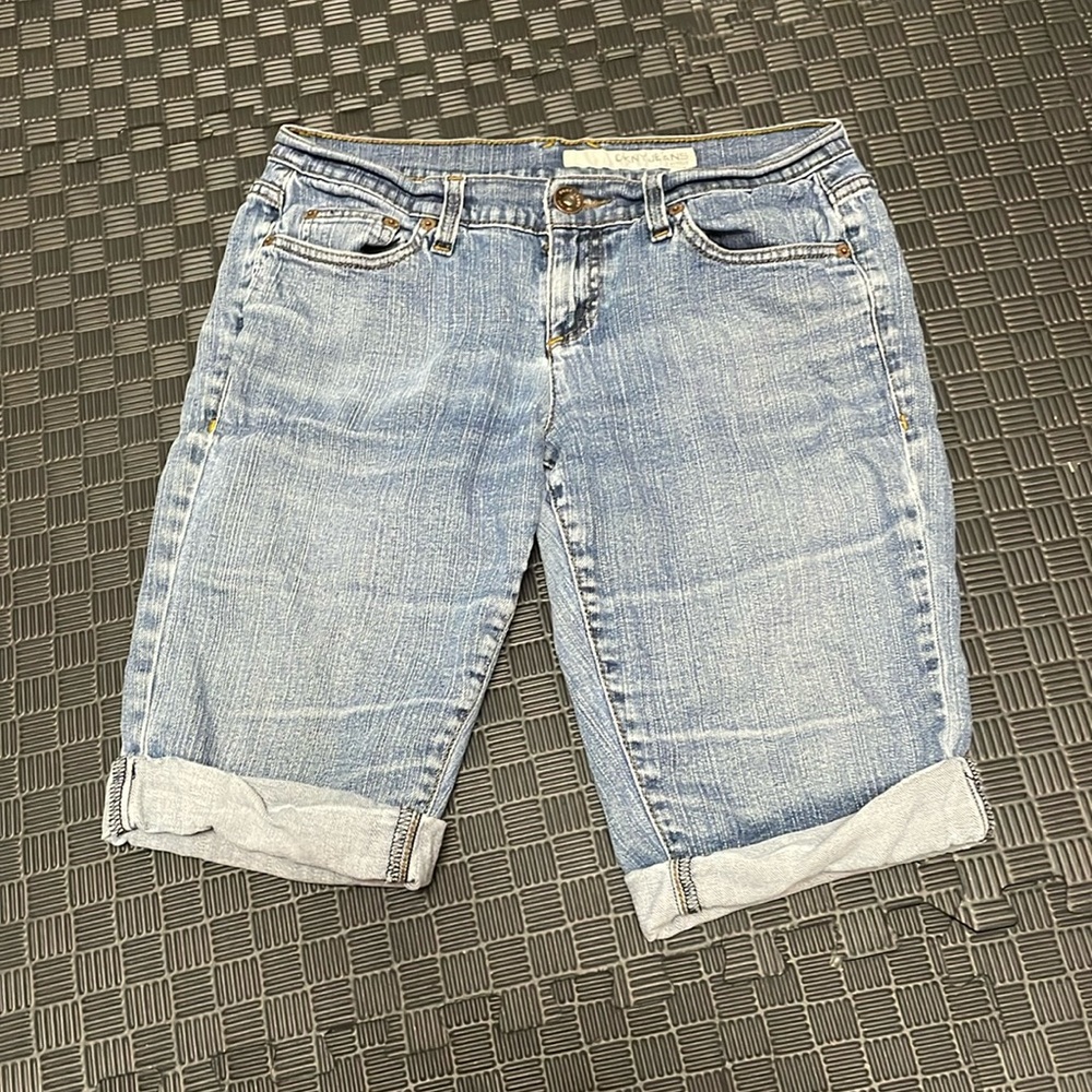 DKNY light wash denim blue jeans shorts size 8 p with cuffed bottoms